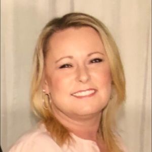 Meet your Posher, Lenora